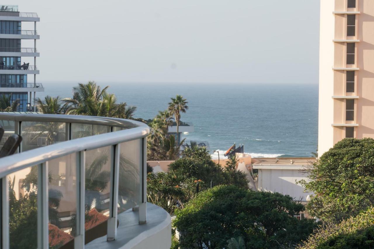302 Oyster Schelles - By In Umhlanga * Durban