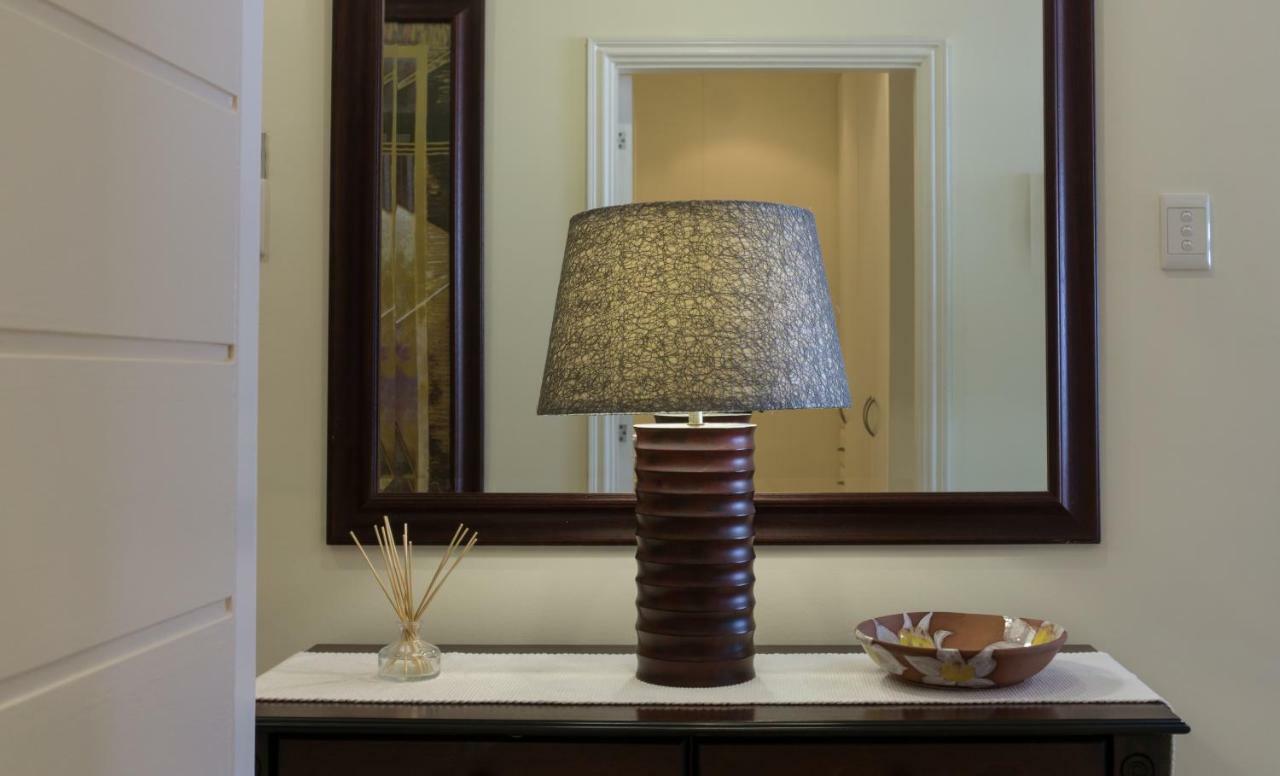 302 Oyster Schelles - By In Umhlanga *
