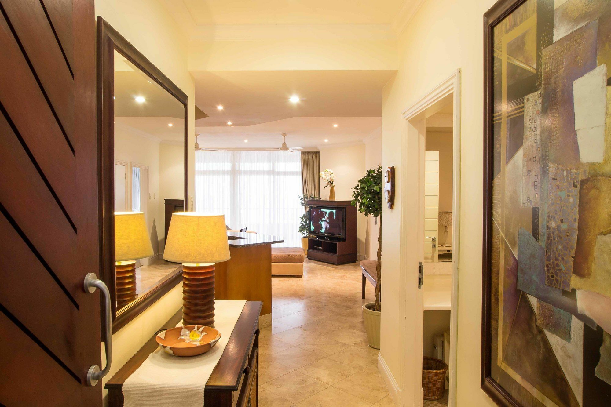 302 Oyster Schelles - By In Umhlanga