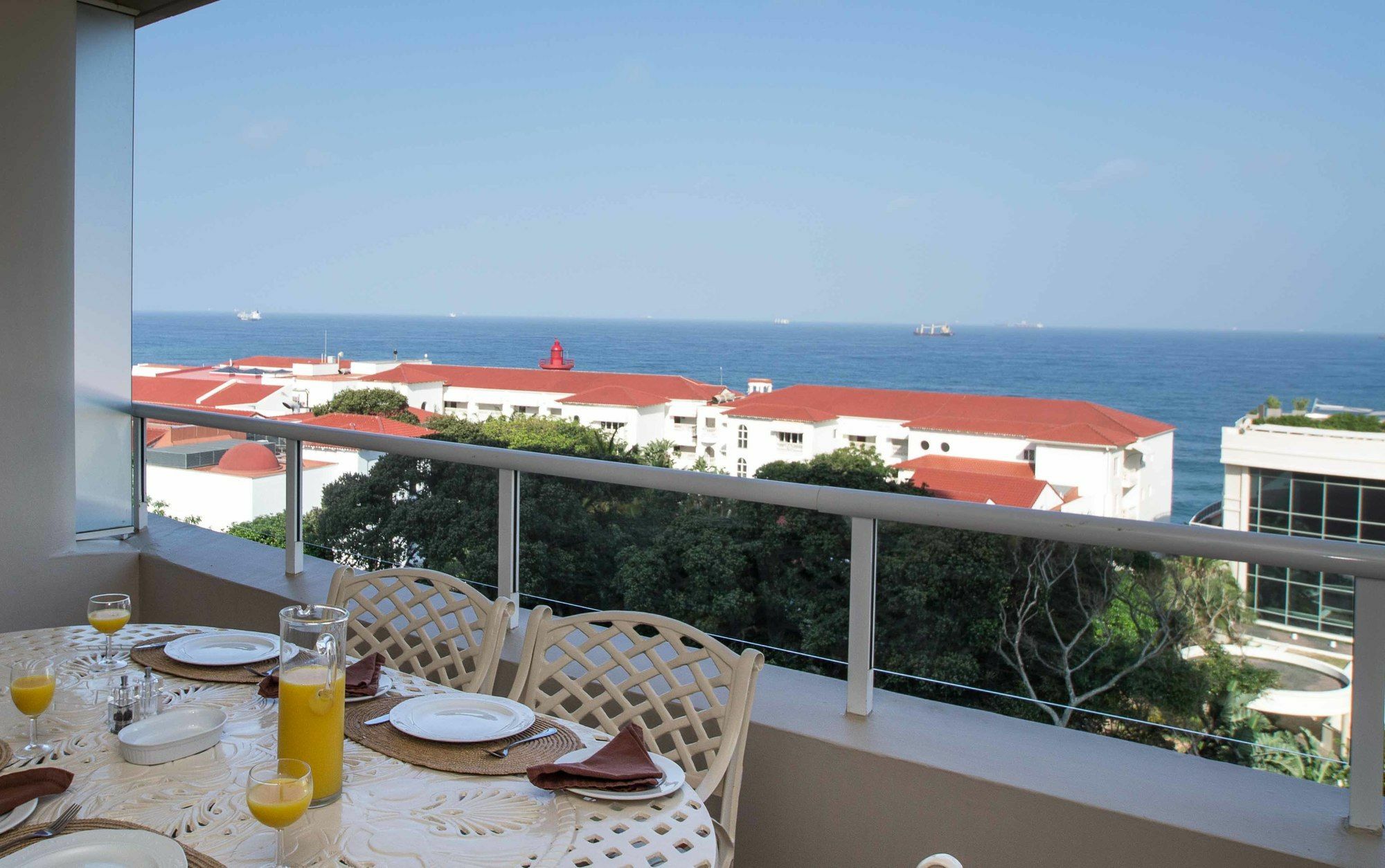 302 Oyster Schelles - By In Umhlanga * Durban